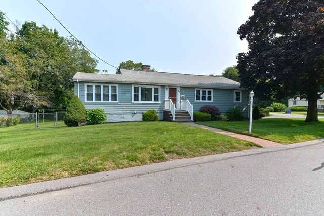 84 Plymouth Rd, Wakefield, MA 01880
