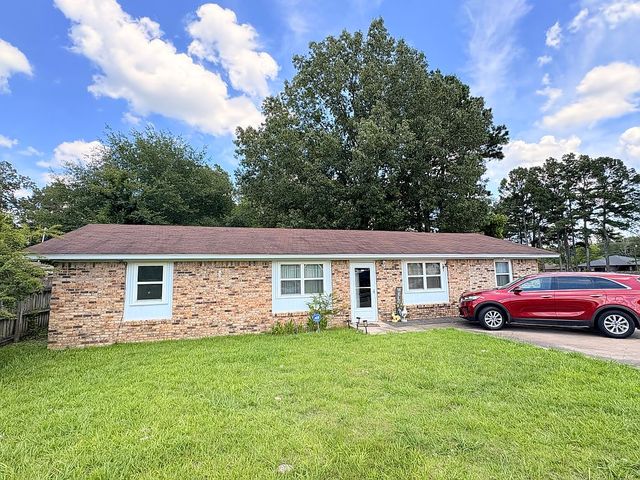 2315 Oakwood Rd, Pine Bluff, AR 71603