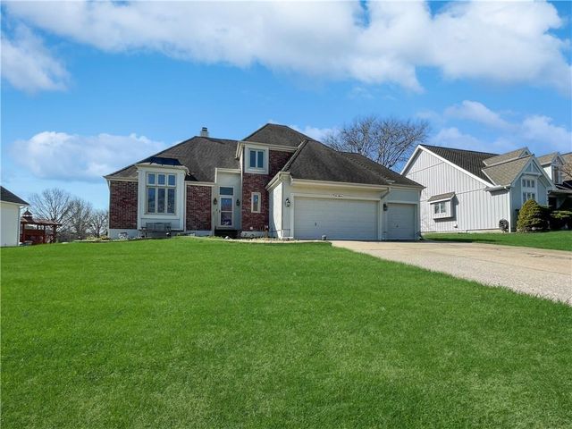215 SW Green Teal St, Lees Summit, MO 64082