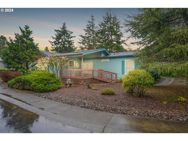 633 Glenbrook Cir, Florence, OR 97439