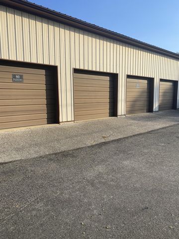 4 Car Garage With Lift East Broadway #267-1, Red Lion, PA 17356