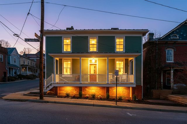309 W  Beverley St, Staunton, VA 24401