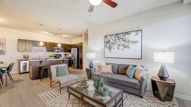 2110 Beacon Pkwy #202, Granger, IN 46530