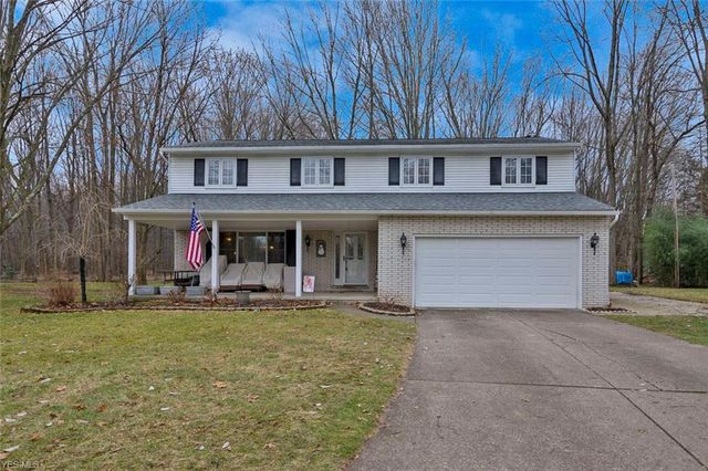 Minimalist Apartments For Sale In North Olmsted Ohio for Large Space