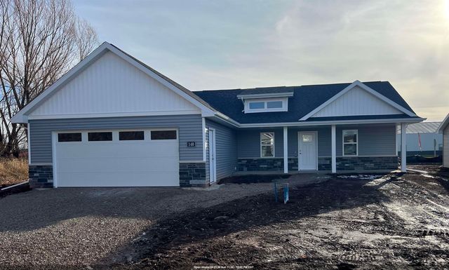 140 Golf Course Dr, Wrightstown, WI 54180