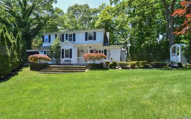 198 Pidgeon Hill Road, S HUNTINGTON, NY 11746