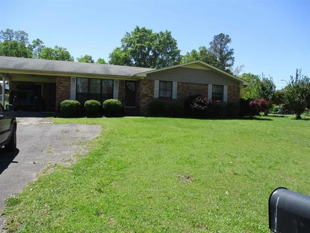 305 W  Dr NW, Hanceville, AL 35077