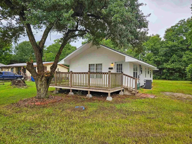 1012 McArthur St, Deridder, LA 70634