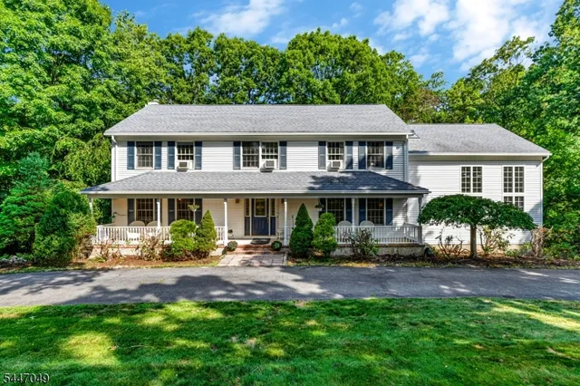 4 Peter Dr, Hackettstown, NJ 07840