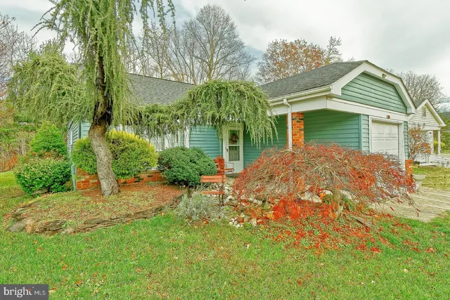 103 Buckingham Dr, Southampton, NJ 08088