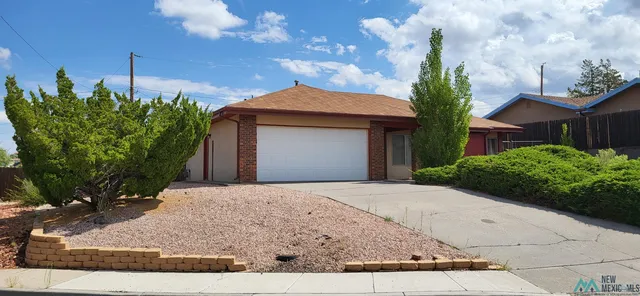 203 Cactus Rd, Gallup, NM 87301
