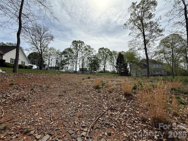 155 Greenwich Dr, Statesville, NC 28677