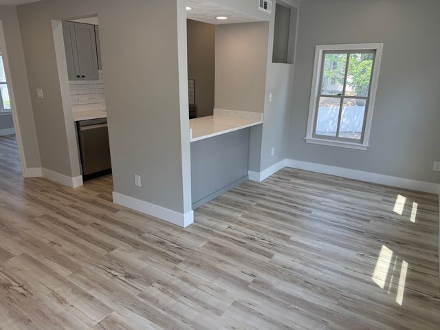 280 Main St #2R, Stoneham, MA 02180