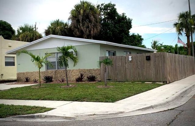 528-530 Mayflower Road #528-530, West Palm Beach, FL 33405