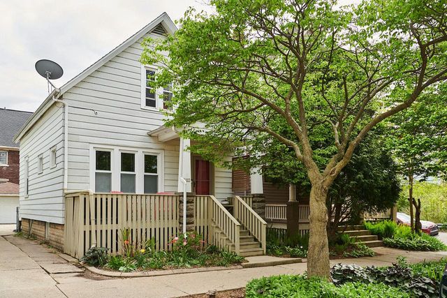 1605 East Webster PLACE, Milwaukee, WI 53211