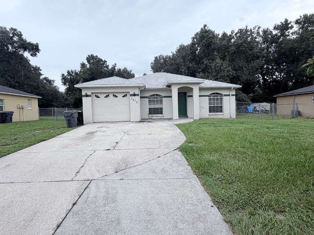 3670 Country Ln, Lakeland, FL 33810