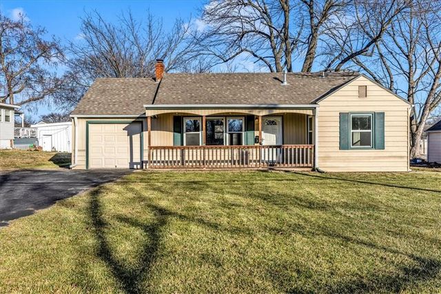 1303 S  Independence St, Harrisonville, MO 64701