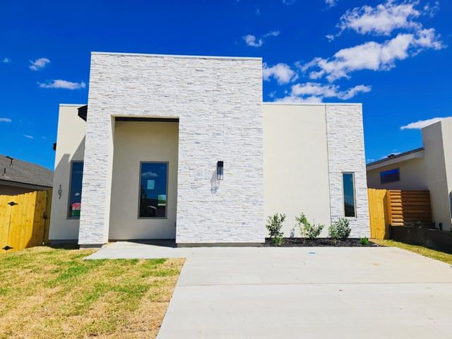 107 Faith Dr, Laredo, TX 78043