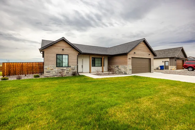 1230 Granite Ln, Sheridan, WY 82801