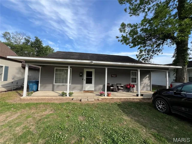 308 E  Pine St, East Prairie, MO 63845