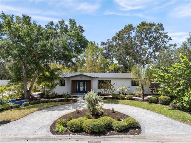 454 35th Ave NE, Saint Petersburg, FL 33704