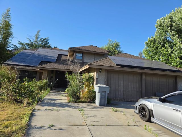 467 W  Tenaya Ave, Clovis, CA 93612