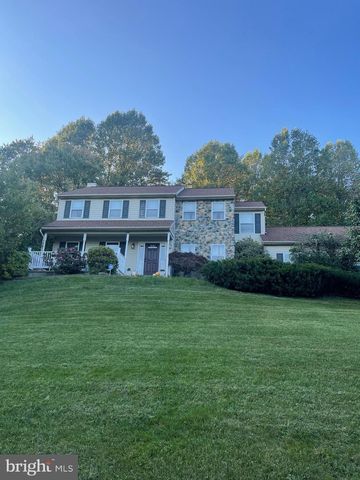 1369 Steeple Chase Rd, Downingtown, PA 19335