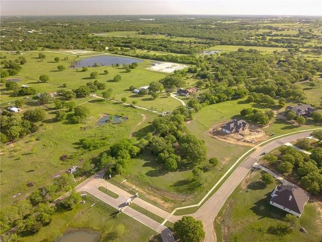 2001 Beauty Berry Ct, Cleburne, TX 76031