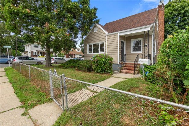 1686 Rosalind Avenue, Elmont, NY 11003