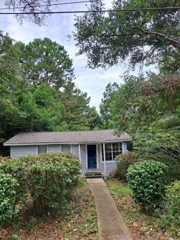 883 W  Griffith Ave, Crestview, FL 32536