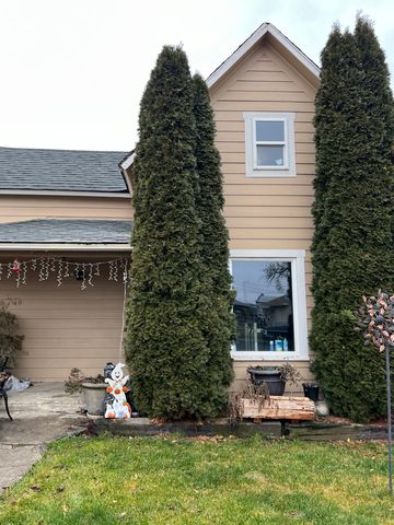 208 E  Naches Ave, Moxee, WA 98936