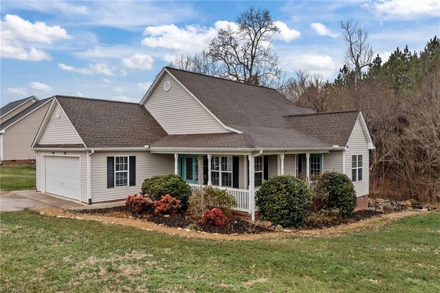 1657 Alzora Ct, Burlington, NC 27215