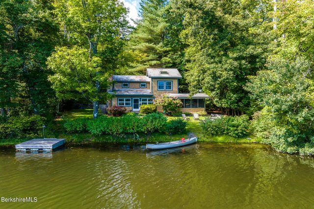 48 Lakeside Dr, South Egremont, MA 01258