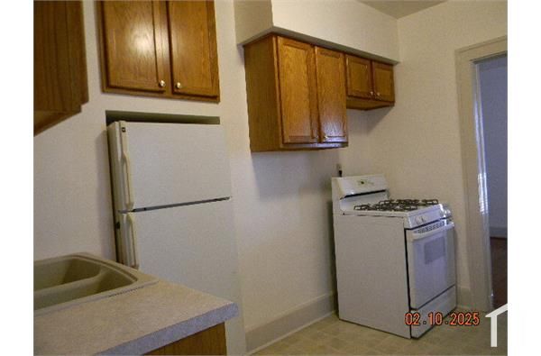 2111 Slauson Ave, Racine, WI 53403