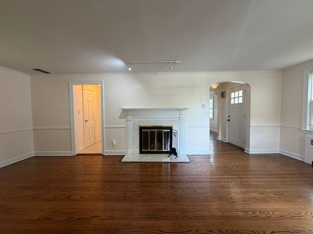 324 E  Cedar St, Livingston, NJ 07039
