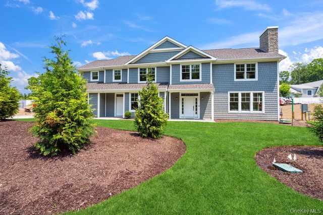 46 Plainview Road, Woodbury, NY 11797