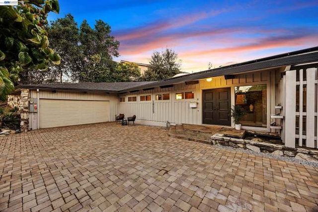 18009 Laird Ct, Castro Valley, CA 94546