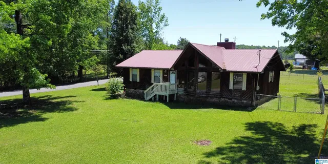 1700 Round Hill Rd, Weaver, AL 36277