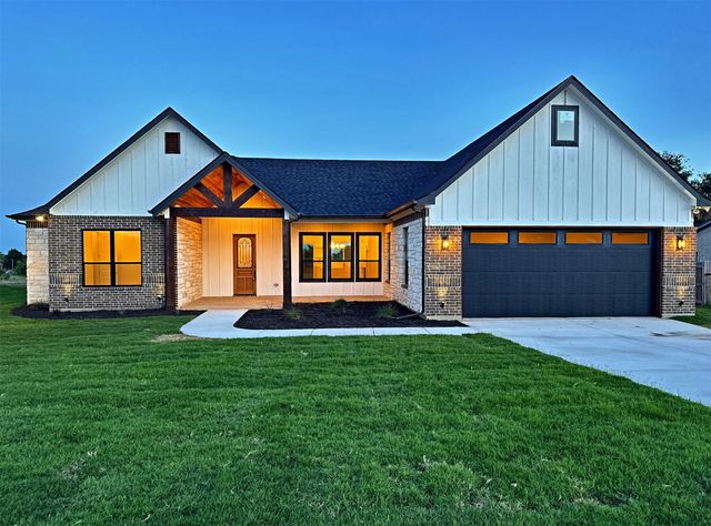 8236 Kelly Ln, Alvarado, TX 76009
