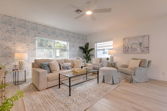 522 Eastwind Dr, North Palm Beach, FL 33408