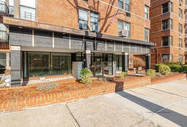 67-41 Burns St #514, Forest Hills, NY 11375