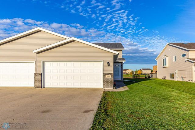 998 Parkway Dr, West Fargo, ND 58078