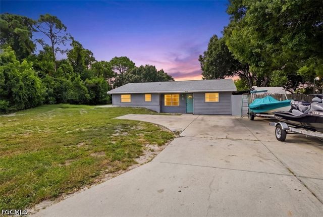 3100 8th St W, Lehigh Acres, FL 33971