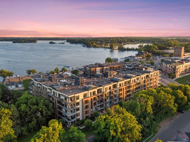4201 Sunset Dr #N303, Spring Park, MN 55384