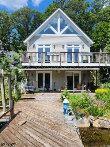 7 Lakeview Trl, Andover, NJ 07821