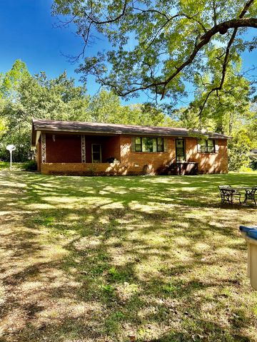 505 Valley Rd, Fulton, MS 38843