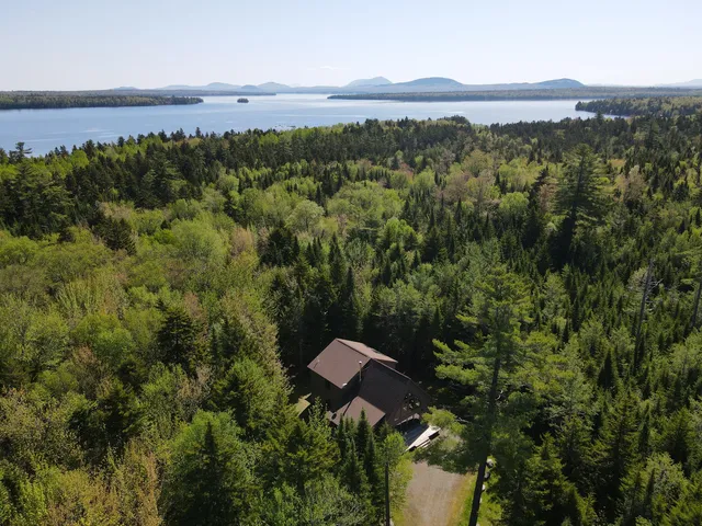 3 Bobcat Lane, Rockwood, ME 04478