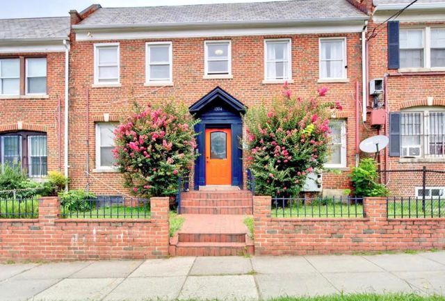 1304 Adams St NE #102, Washington, DC 20018