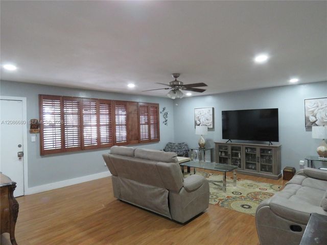 11840 NE 19th Dr #26, Miami, FL 33181