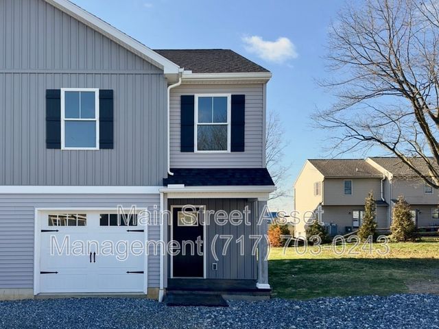 70 Diller Ave, New Holland, PA 17557
